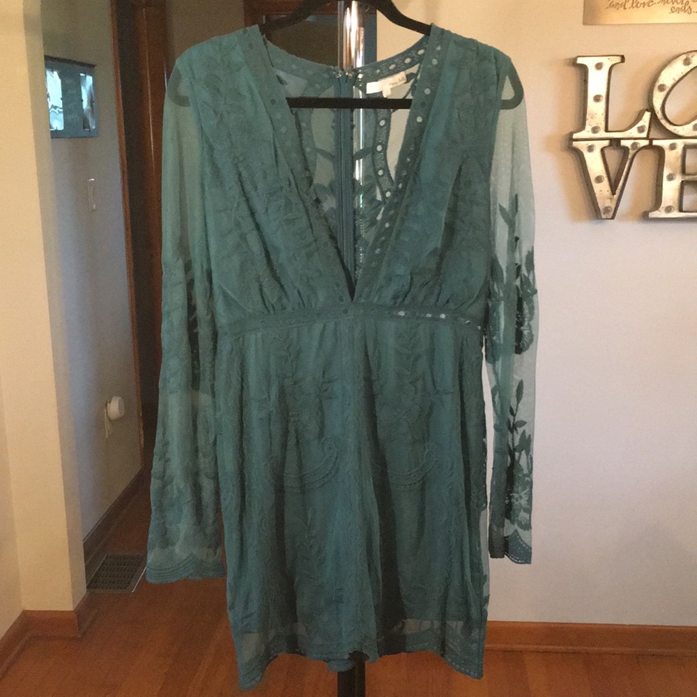 Vici Dolls Green Low Cut Lace Dress